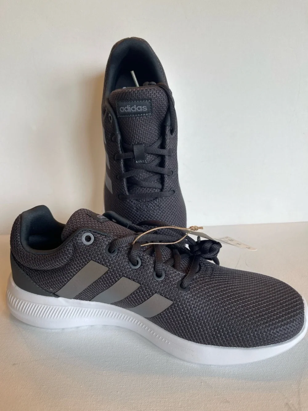 NIB ADIDAS WOMENS LITERACER CLN 2.0 SNEAKER CARBON/IRON METALLIC/CORE BLK SZ 8.5 - Picture 1 of 13